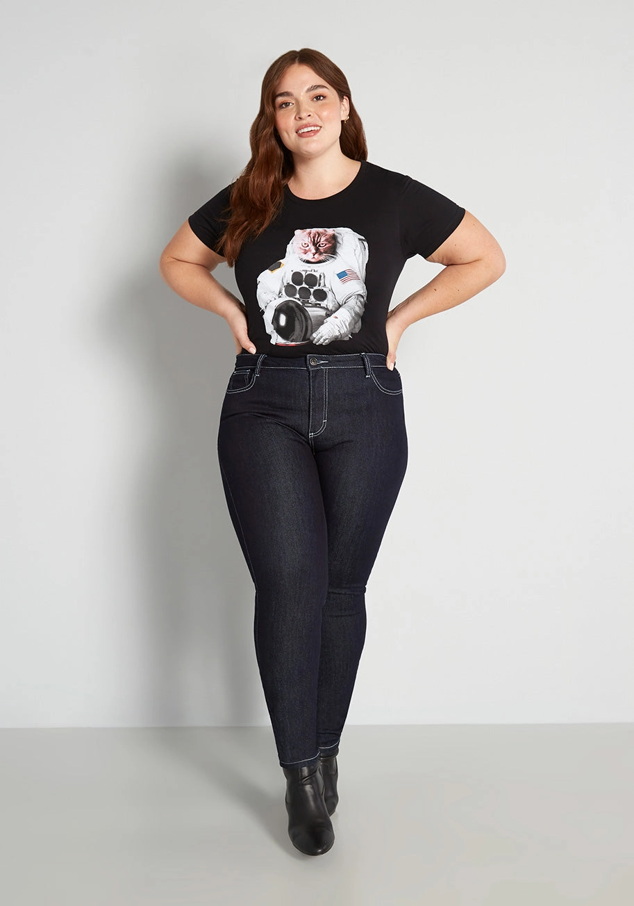 Cat-stronaut Graphic Tee