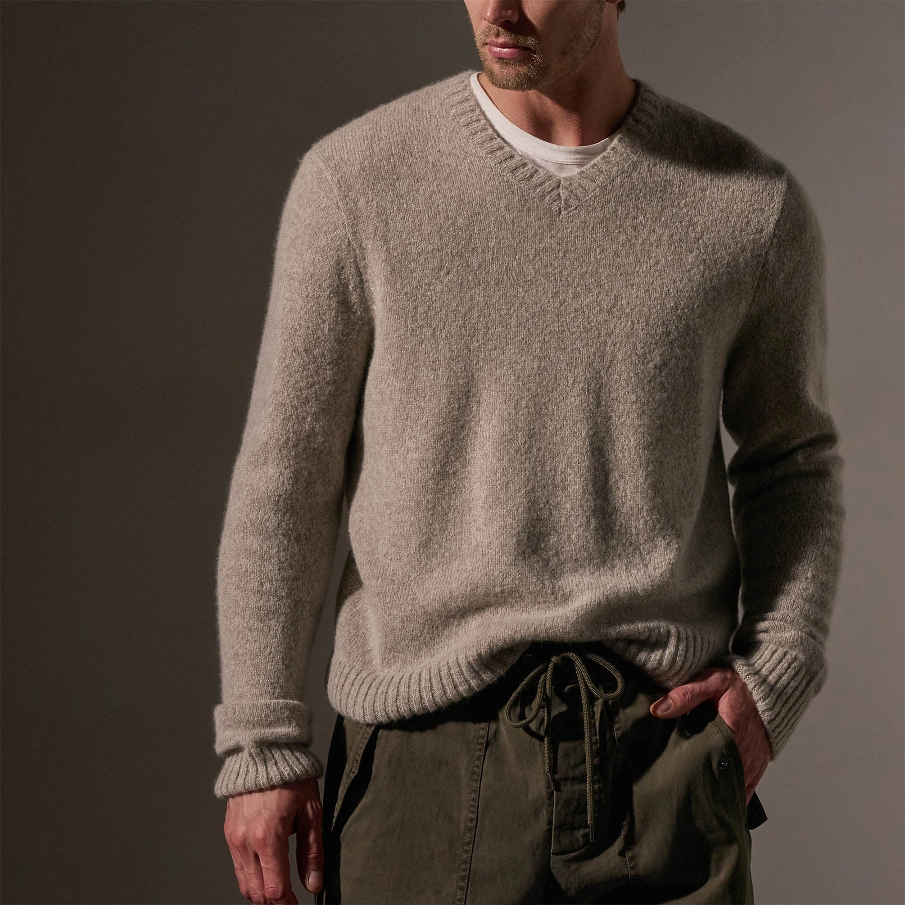 Lightweight Textured Cashmere V-Neck - Hazel