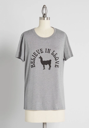 Llamas in Love Graphic Tee