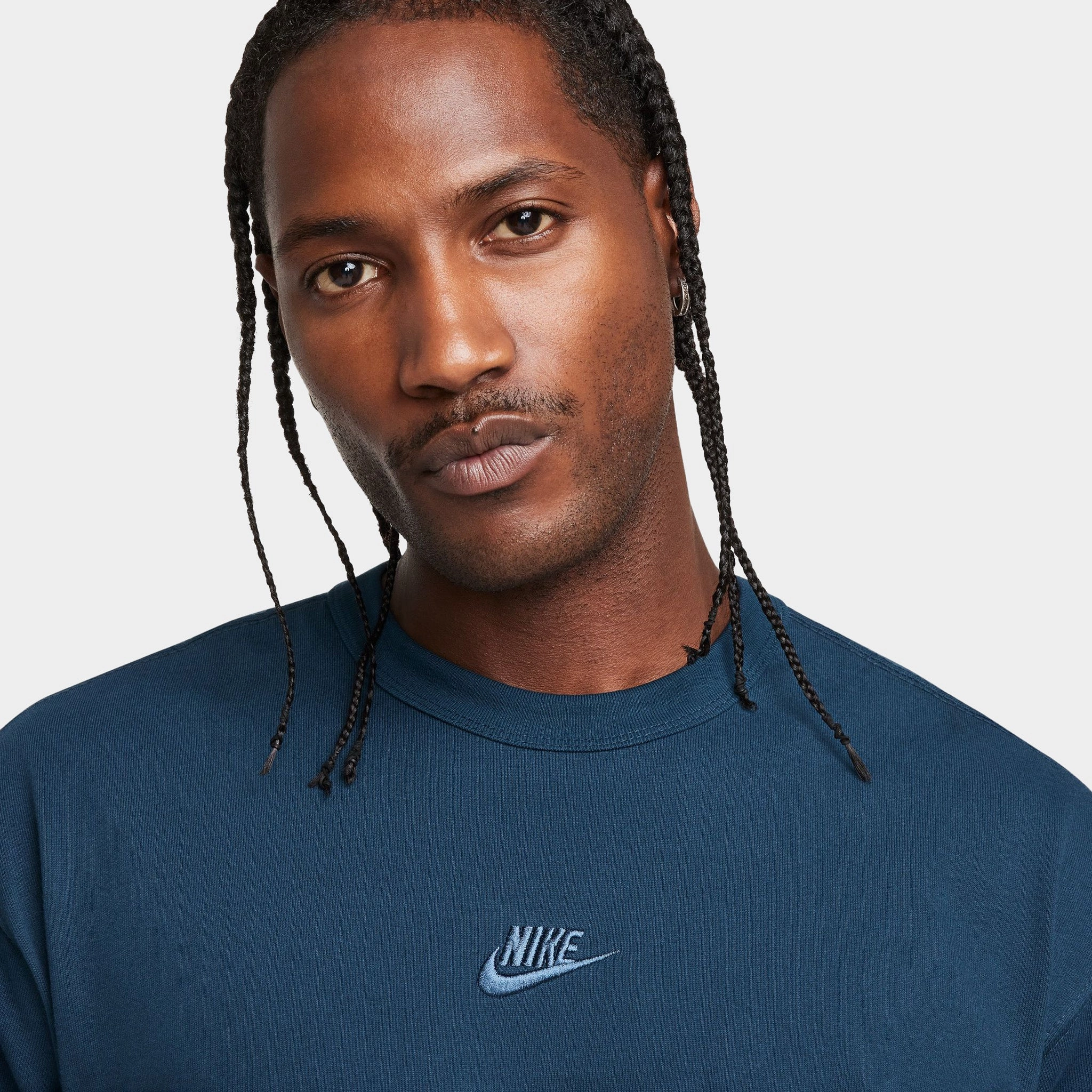 Nike Sportswear Premium Essentials T-Shirt / Armory Navy