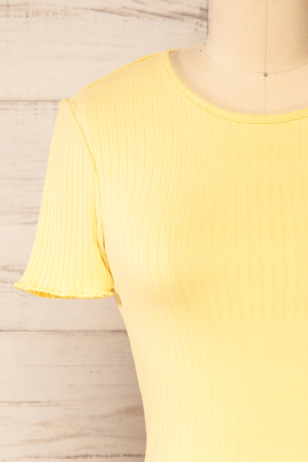 Paczkow Yellow | Ribbed Lettuce-Edge T-Shirt