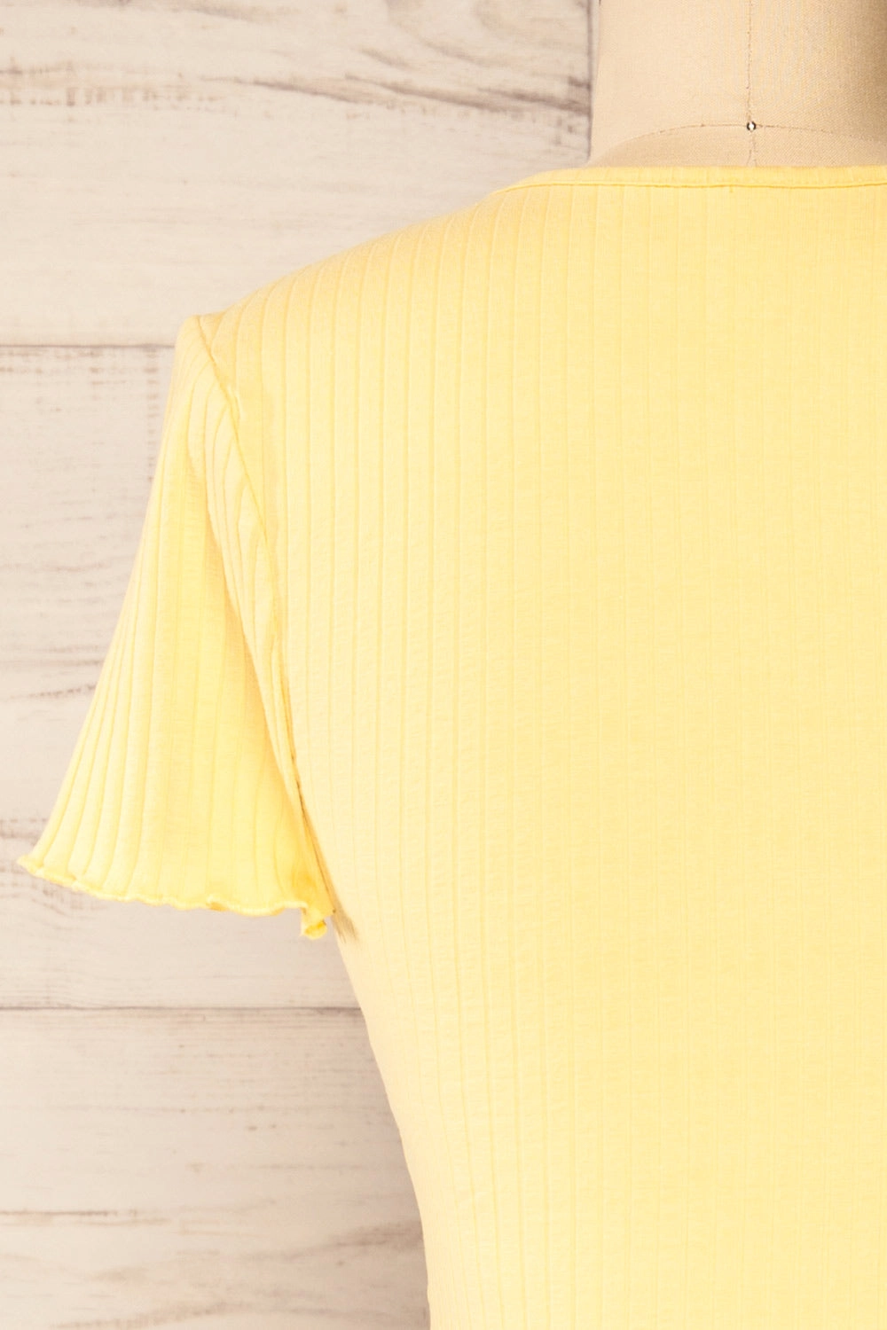 Paczkow Yellow | Ribbed Lettuce-Edge T-Shirt