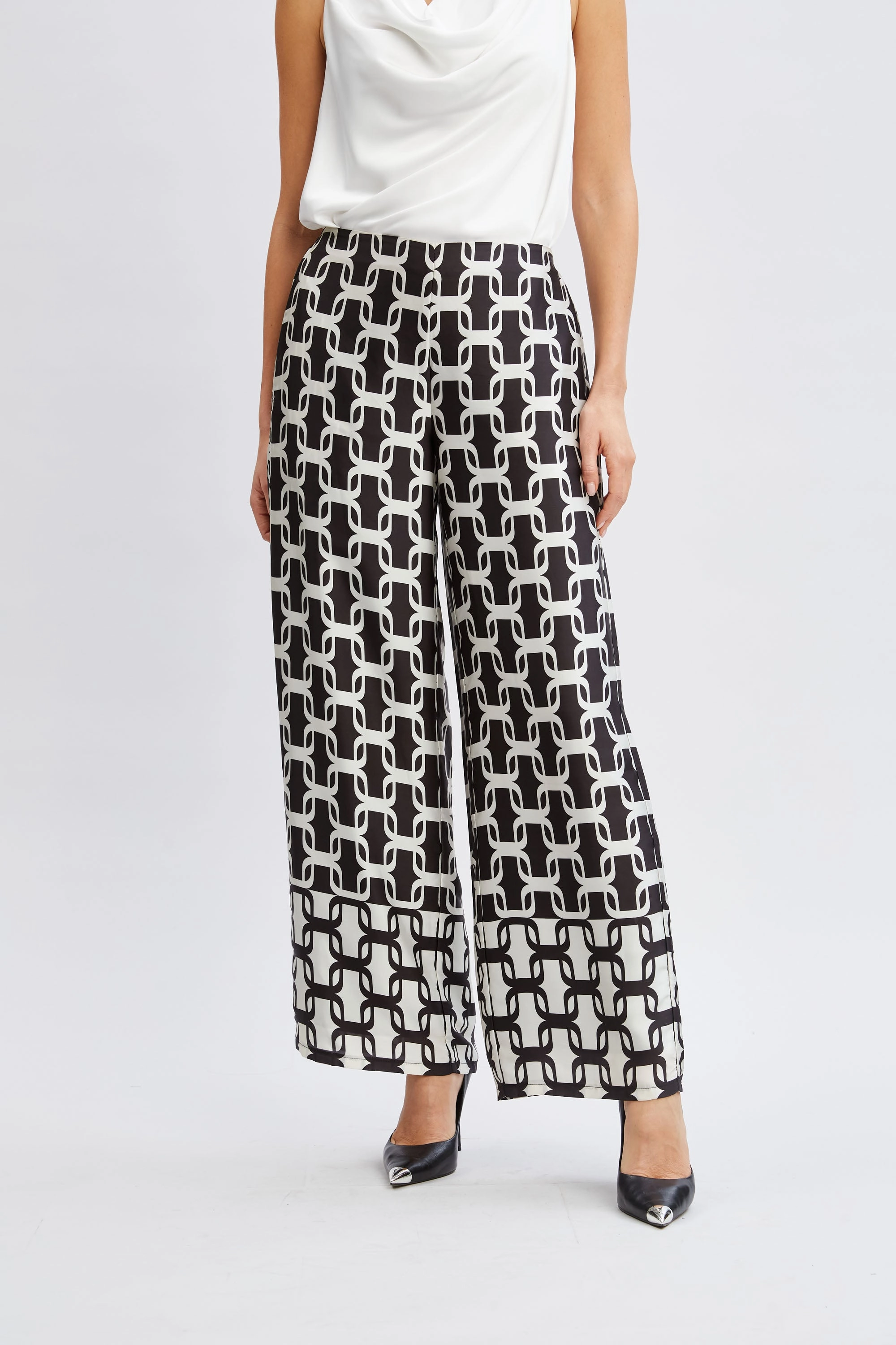 T-Tahari Geometric Chain Pant