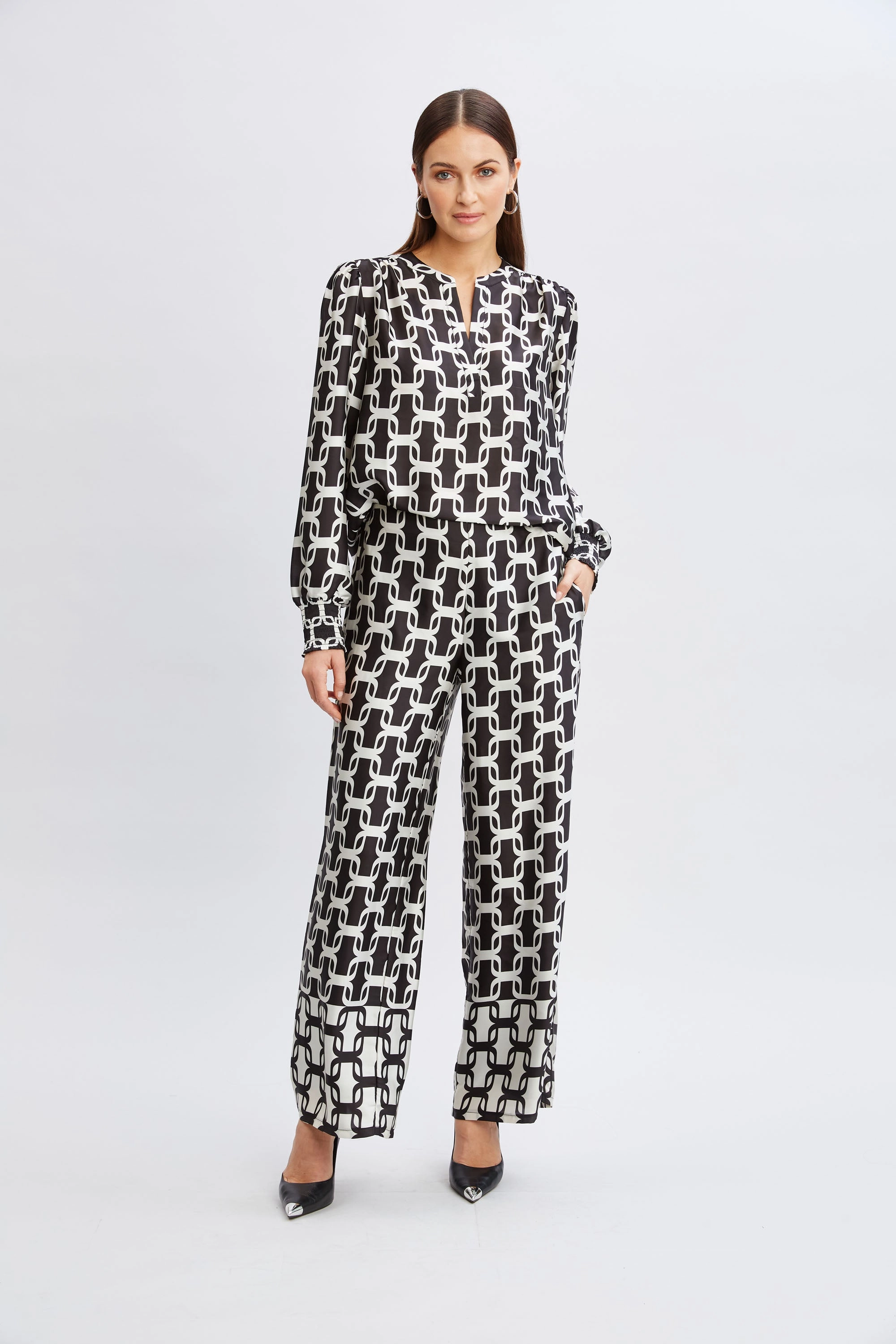 T-Tahari Geometric Chain Pant