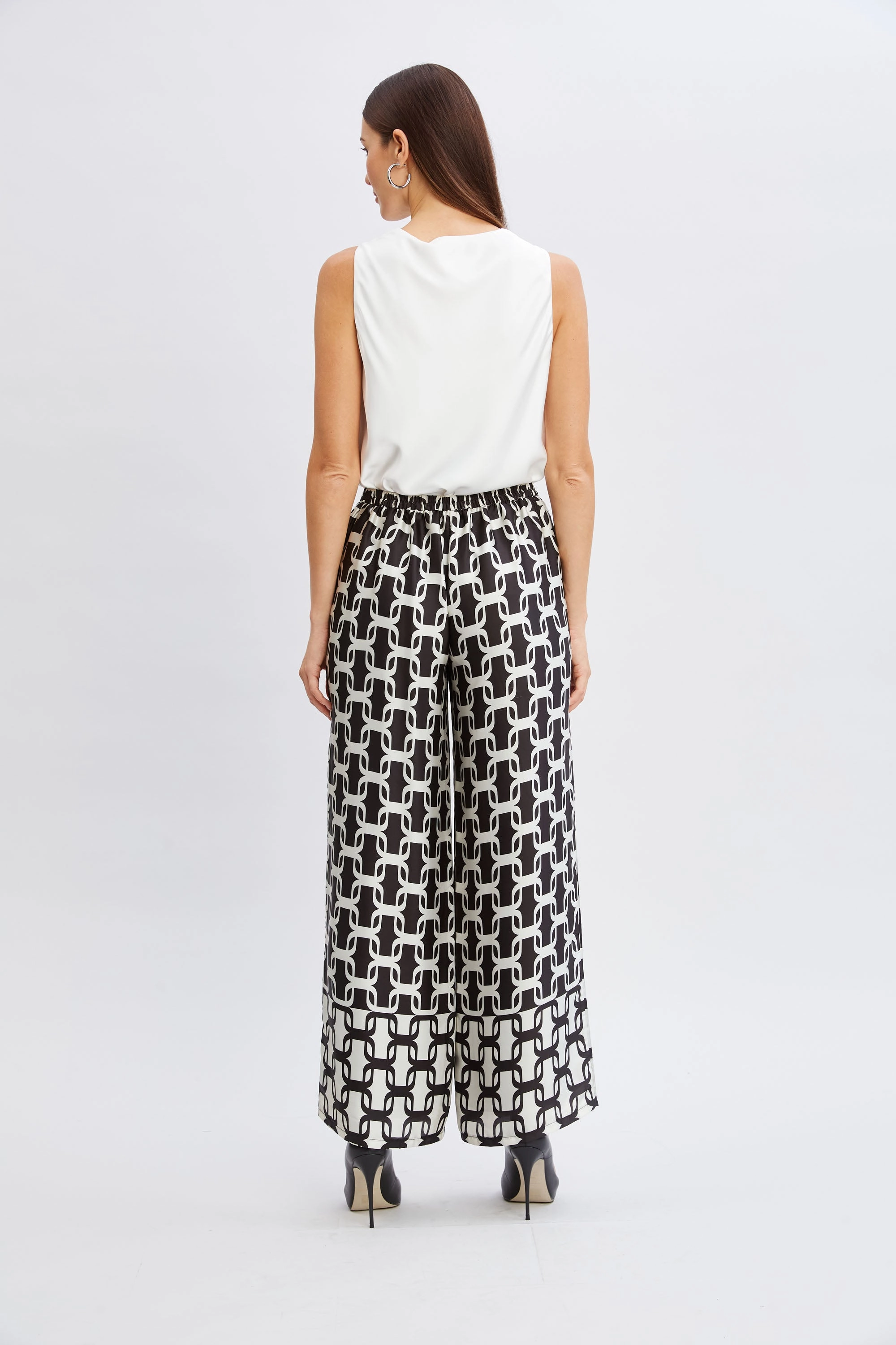 T-Tahari Geometric Chain Pant