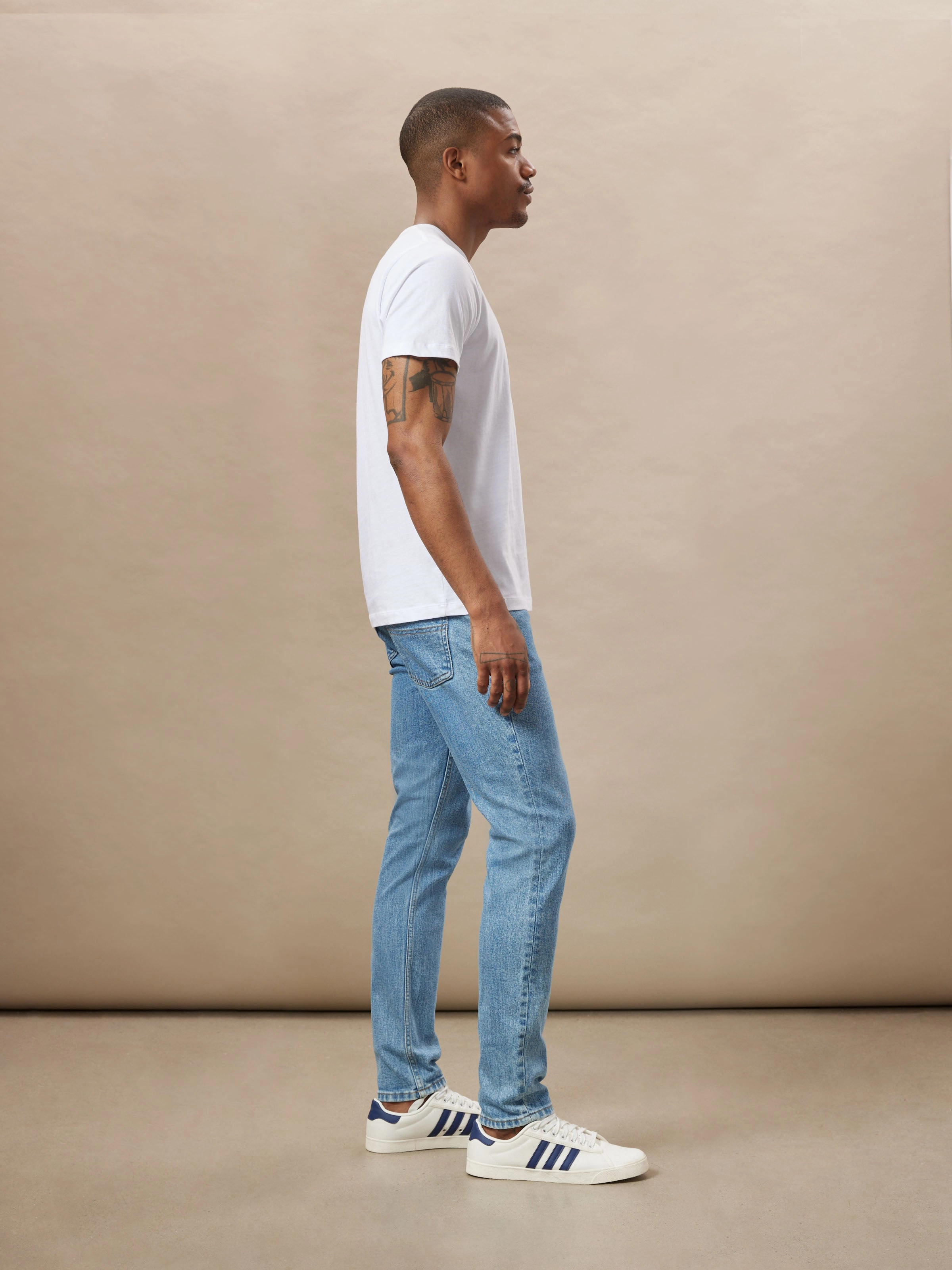 The Slim Fit Essential T-Shirt in White